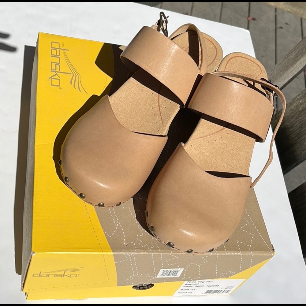 NIB Dansko Thea Veg Tan Sandals size 41